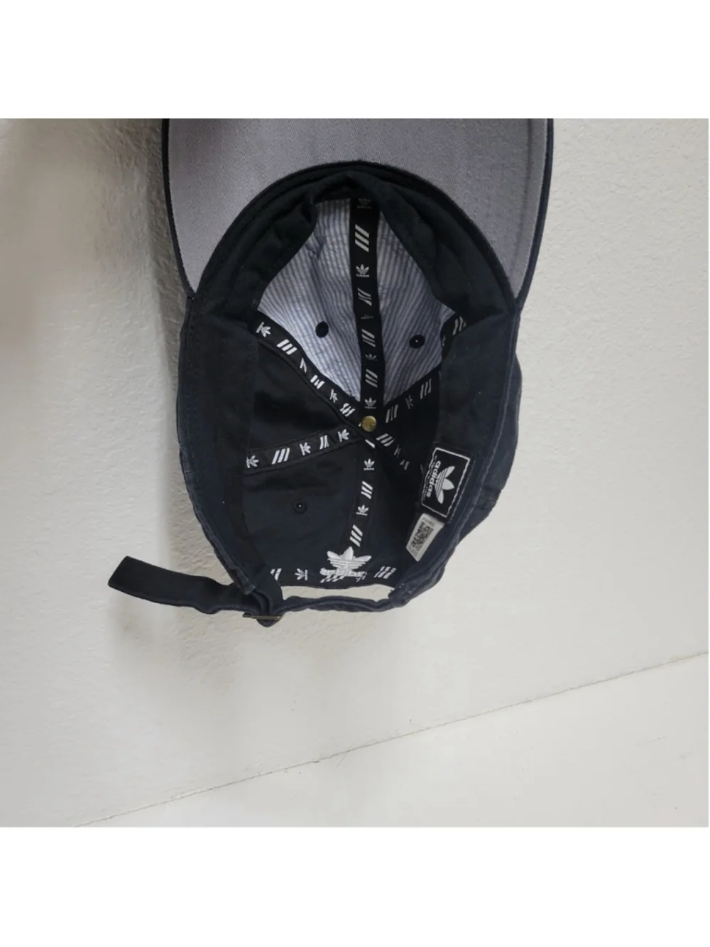 Adidas Baseball Hat Cap Black One Size Embroidered Logo Excellent Condition